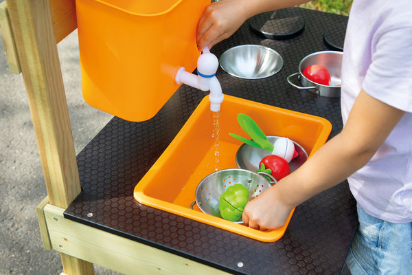 Furniture: Outdoor Play Kitchen